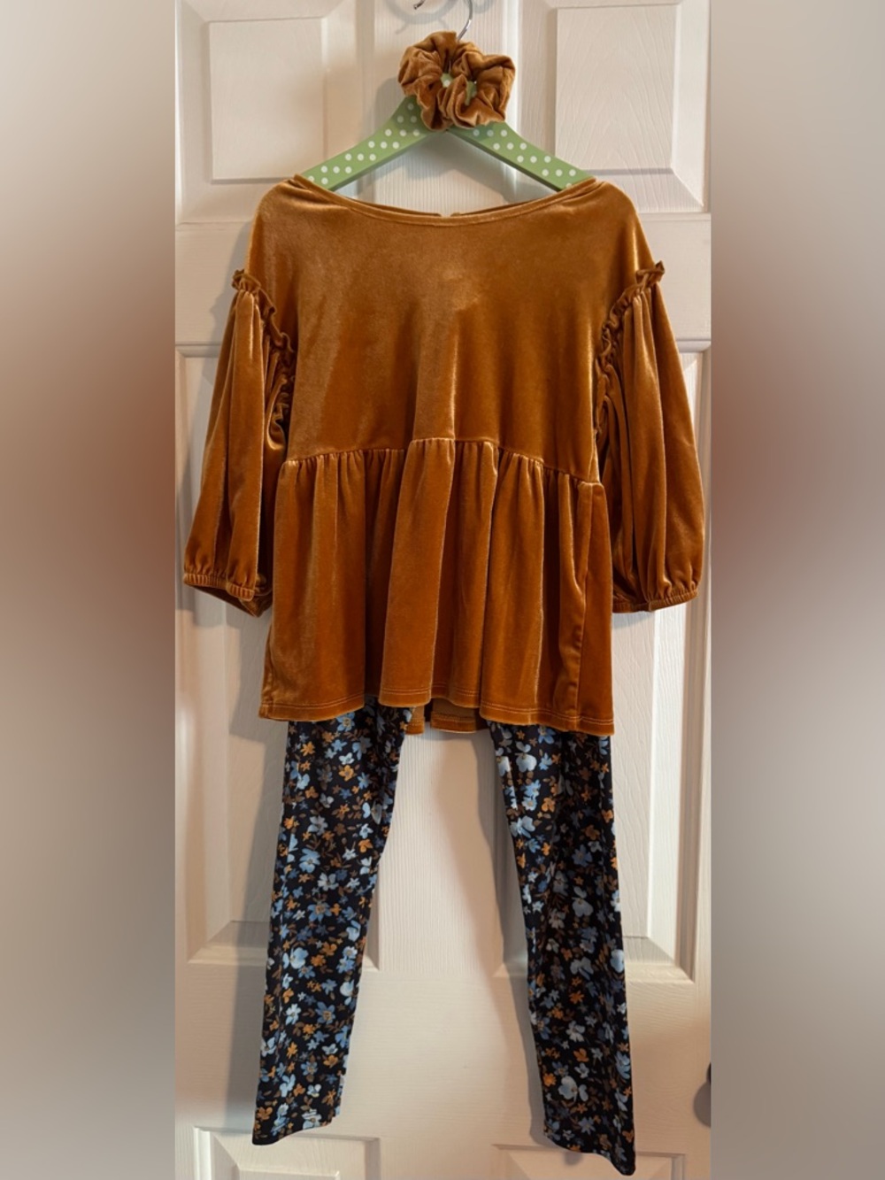 Speechless Brown Velvet Top and Floral Leggings Set